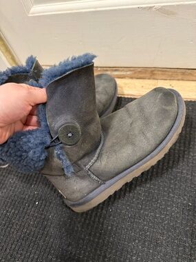 Navy Ugg Bailey Button Boots Size Womens 6